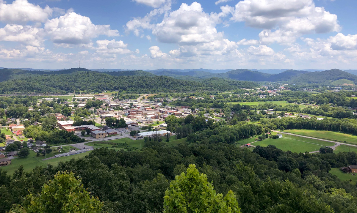 Barboursville, Kentucky at the edge of the wide, green Cumberland River Valley
